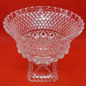 Elegant Clear Glass Diamond Pattern Bowl